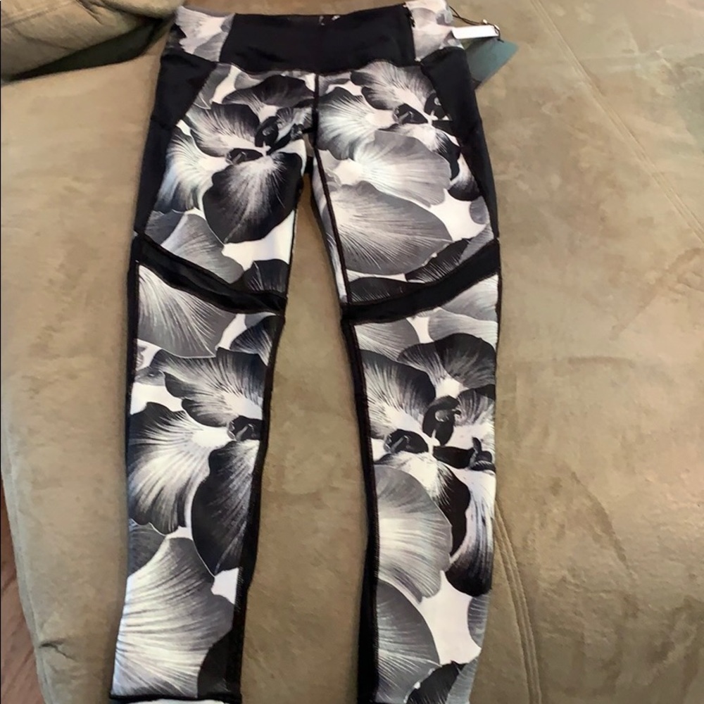 Calia black and white 7/8 workout tights